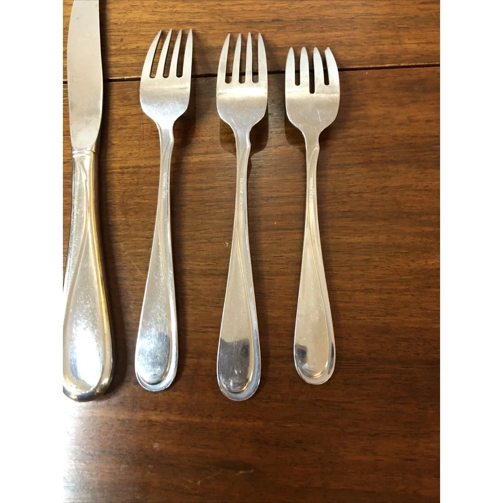 Oneida FLIGHT RELIANCE Stainless Lot Of 8 Flatware Forks Knives Spoons